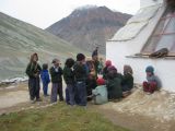 Medaile za kolektivní práci dětí: kolektivní práce dětí „What is happening in our School and Neighborhood“ (6-16 let), Sun School in Kargyak, Zanskar - Kargyak, Indie