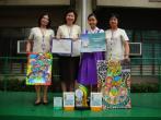 Oceněná Trisha Reyes se zástupkyněmi ze školy St. Stephen High School - Manila, Filipíny