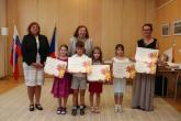 Oceněné děti s pedagožkou ze Súkromné ZŠ Galileo School, Bratislava